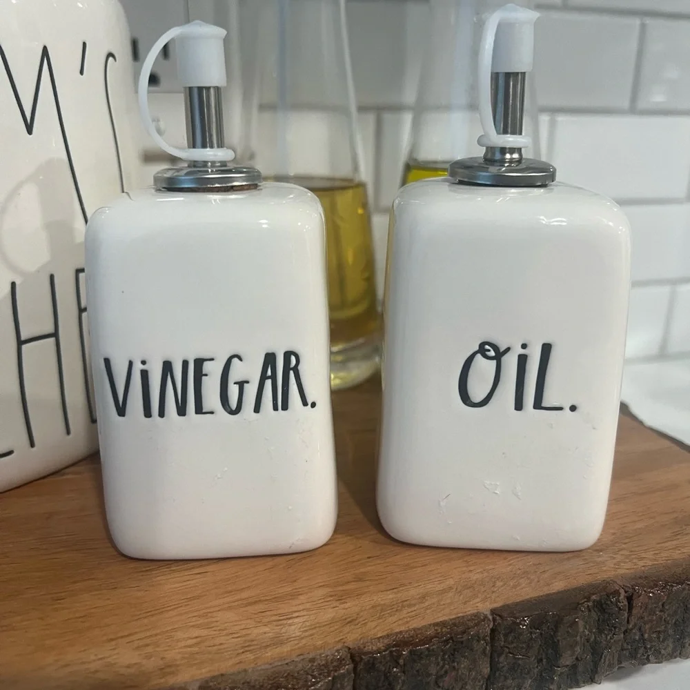 Cute Rae Dunn VINEGAR .& OIL.